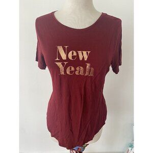 Old Navy Women’s T Shirt sz S Red Short Sleeve New Yeah Round Hem New Year Top